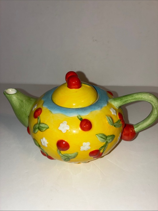 Oneida Other - Oneida Country Bouquet, “Cherries Jubilee”, Mini Teapot